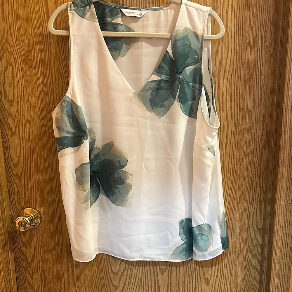 Nine West White and Teal Floral Tank Top